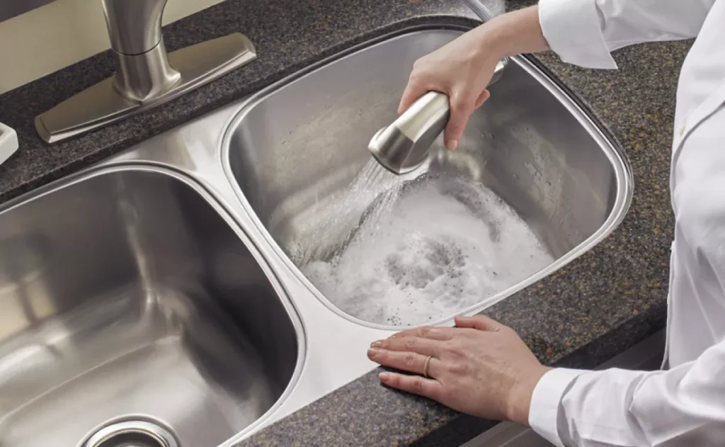 How to Clean a Kitchen Sink